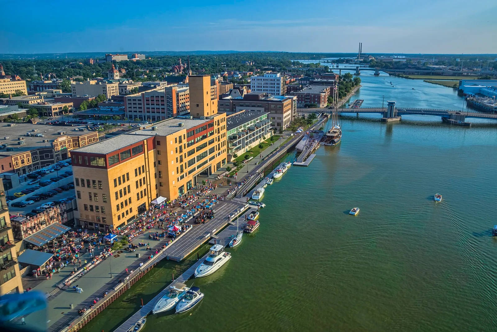 Archival city atmosphere in Green Bay, USA